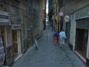 Salita Pollaiuoli, tunisino lancia bottiglie per strada e si oppone a controllo: denunciato