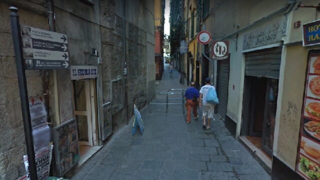 salita pollaiuoli centro storico caruggi