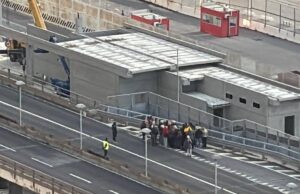 Genova: la sopraelevata chiusa oggi 23 novembre per Maledetti Architetti Genova: la sopraelevata chiusa oggi 23 novembre per Maledetti Architetti