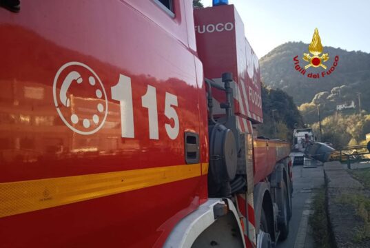 Fuga di gas in via Piacenza a Genova, chiusa un’entrata del cimitero di Staglieno Fuga di gas in via Piacenza a Genova, chiusa un’entrata del cimitero di Staglieno