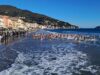 Cimento invernale di Alassio, 195 partecipanti si tuffano in mare a 15 gradi Cimento invernale di Alassio, 195 partecipanti si tuffano in mare a 15 gradi
