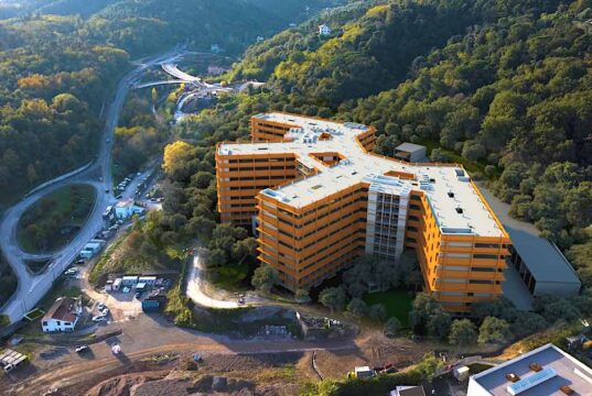 Nuovo Ospedale del Felettino, un anno di lavori: entro Pasqua visibili i primi due piani Nuovo Ospedale del Felettino, un anno di lavori: entro Pasqua visibili i primi due piani