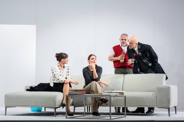 Al Teatro Duse continua il successo di Le Dieu du carnage