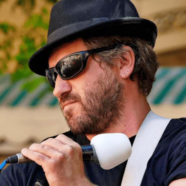 Lele Ravera-Cantautore