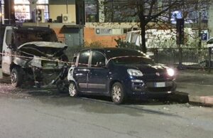 Scontri prima di Genoa-Inter a Marassi: 15 poliziotti feriti, indagini della Digos in corso Scontri prima di Genoa-Inter a Marassi: 15 poliziotti feriti, indagini della Digos in corso