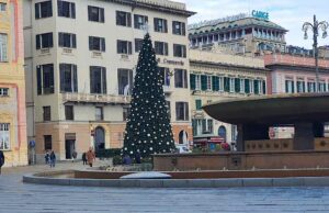 Genova accende il Natale 2025: a De Ferrari l’albero di luci e spettacolo per le feste Genova accende il Natale 2025: a De Ferrari l’albero di luci e spettacolo per le feste