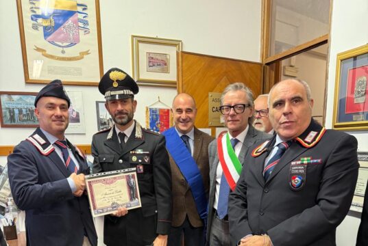 Ad Albenga premiati militari ed ausiliari dell’Arma dei Carabinieri Ad Albenga premiati militari ed ausiliari dell'Arma dei Carabinieri