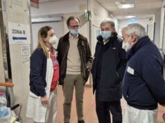 Natale negli ospedali di Genova: Bucci e Nicolò al San Martino e al Galliera per gli auguri al personale sanitario Natale negli ospedali di Genova: Bucci e Nicolò al San Martino e al Galliera per gli auguri al personale sanitario
