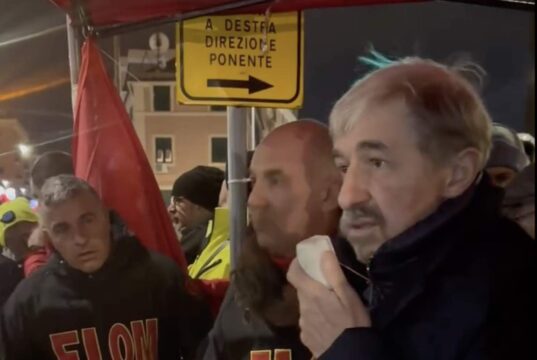 Ex Ilva Genova, Bucci rassicura i lavoratori: Nessuno perderà il lavoro né entrerà in cassa integrazione Ex Ilva Genova, Bucci rassicura i lavoratori: Nessuno perderà il lavoro né entrerà in cassa integrazione
