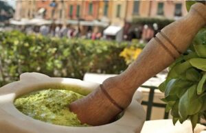 XI Campionato Mondiale di Pesto Genovese al Mortaio 2026: tutto quello che c’è da sapere XI Campionato Mondiale di Pesto Genovese al Mortaio 2026: tutto quello che c’è da sapere