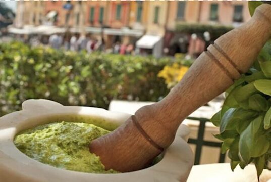 XI Campionato Mondiale di Pesto Genovese al Mortaio 2026: tutto quello che c’è da sapere XI Campionato Mondiale di Pesto Genovese al Mortaio 2026: tutto quello che c’è da sapere