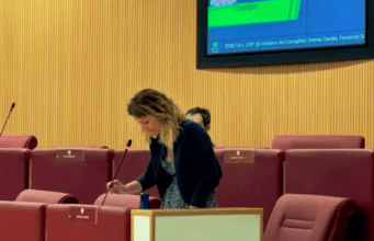 Scuole liguri, ok a distributori preservativi ma no assorbenti. Ira di Avs