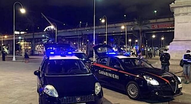Operazione antidroga dei Carabinieri e Polizia Locale in via Prè a Genova: 23 arresti