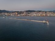 Posato il quattordicesimo cassone: la nuova diga foranea di Genova segna un traguardo decisivo Posato il quattordicesimo cassone: la nuova diga foranea di Genova segna un traguardo decisivo