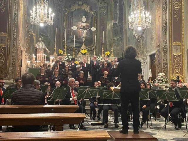 Voltri, una serata di musica e devozione per San Carlo: Banda e Coro uniti nella Chiesa dei Santi Nicolò ed Erasmo Voltri, una serata di musica e devozione per San Carlo: Banda e Coro uniti nella Chiesa dei Santi Nicolò ed Erasmo