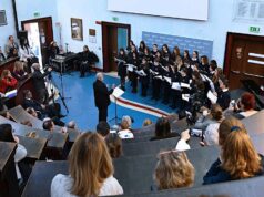 Il Coro di Voci Bianche del Teatro Carlo Felice porta il Natale all’Istituto Gaslini di Genova Il Coro di Voci Bianche del Teatro Carlo Felice porta il Natale all’Istituto Gaslini di Genova