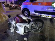 Incidente in via Rosselli a Genova: scooter contro auto, due ragazze ferite Incidente in via Rosselli a Genova: scooter contro auto, due ragazze ferite