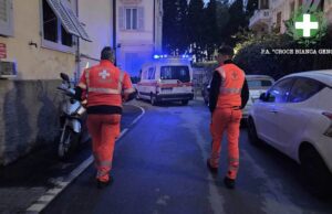 Granata bellica nel sottotetto di un condominio in via Albaro: intervento degli artificieri a Genova Granata bellica nel sottotetto di un condominio in via Albaro: intervento degli artificieri a Genova