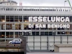 Tenta di rubare due smartwatch all’Esselunga di San Benigno: arrestato un 39enne Tenta di rubare due smartwatch all’Esselunga di San Benigno: arrestato un 39enne