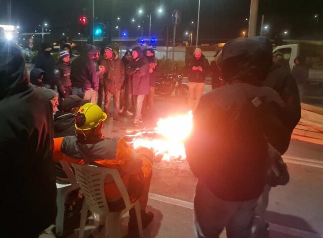 Ex Ilva Genova, il presidio non si ferma: il ponente ancora bloccato mentre i sindacati preparano lo sciopero generale