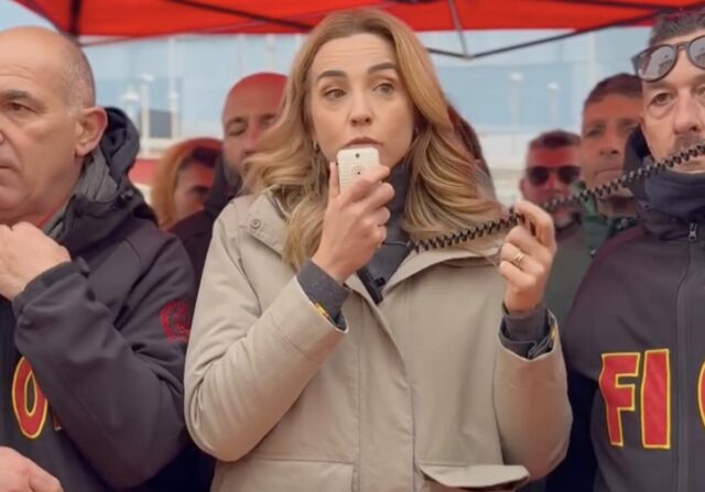 Ex Ilva, Salis al presidio: Tornerò da Urso, lo Stato dica cosa farà senza investitori privati