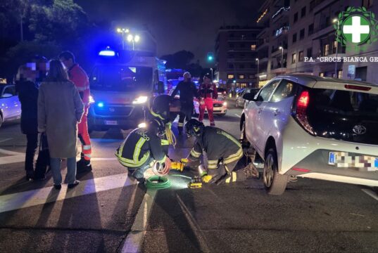Pedone travolto due volte in piazza Leonardo da Vinci: 79enne in condizioni gravissime Pedone travolto due volte in piazza Leonardo da Vinci: 79enne in condizioni gravissime