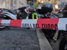 Incidente in Albaro, auto si cappotta in via Gobetti: traffico in tilt vicino alla caserma Incidente in Albaro, auto si cappotta in via Gobetti: traffico in tilt vicino alla caserma