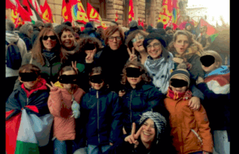 Maestra con alunni dai Pro-Pal. Lega e FdI: inaccettabile indottrinare e strumentalizzare bimbi