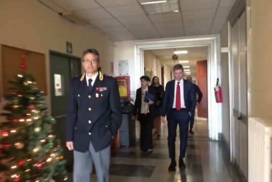 Il capo della Polizia Vittorio Pisani in visita alla Questura di Genova: apprezzamento per l’operazione Domino Il capo della Polizia Vittorio Pisani in visita alla Questura di Genova: apprezzamento per l’operazione Domino