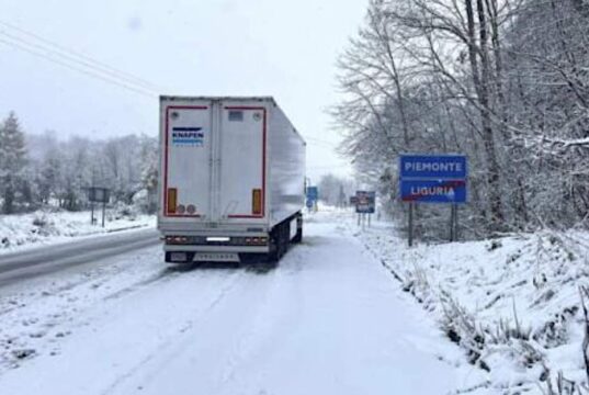 Maltempo in Liguria, Arpal proroga l’allerta gialla per neve: freddo intenso e venti fino a 99 km/h Maltempo in Liguria, Arpal proroga l’allerta gialla per neve: freddo intenso e venti fino a 99 km/h