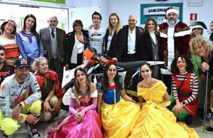 La sindaca Silvia Salis al Gaslini per gli auguri di Natale: visita ai bambini, alle famiglie e al personale sanitario La sindaca Silvia Salis al Gaslini per gli auguri di Natale: visita ai bambini, alle famiglie e al personale sanitario