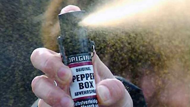 spray peperoncino Savona, spruzza spray al peperoncino all’ex nonostante divieto di avvicinamento: arrestata