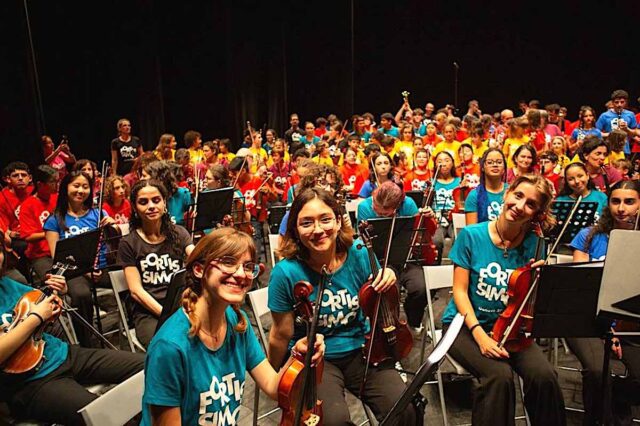 Trlllargento accende il Natale e lancia la campagna Fai spazio alla musica Trlllargento accende il Natale e lancia la campagna Fai spazio alla musica