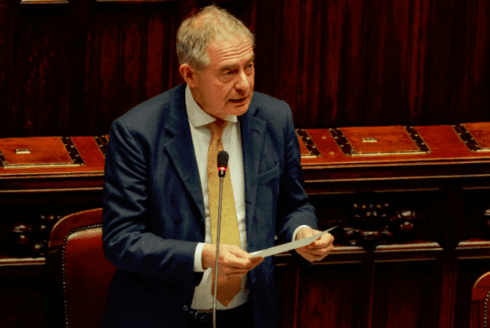 Ex Ilva, Urso: nessuna Cig e no chiusura. Intervento pubblico se necessario