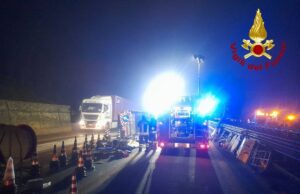 Incidente sulla A26 tra Ovada e Masone: due feriti liberati dai Vigili del Fuoco Incidente sulla A26 tra Ovada e Masone: due feriti liberati dai Vigili del Fuoco