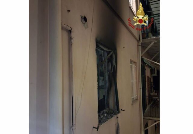 Incendio in un appartamento di via Bobbio a Genova: intervento rapido dei Vigili del Fuoco Incendio in un appartamento di via Bobbio a Genova: intervento rapido dei Vigili del Fuoco