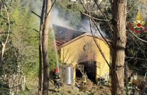 Incendio a Magnone, stalla in fiamme nel comune di Noli: intervento dei Vigili del Fuoco Salta al contenuto principaleVai alla barra degli strumenti Informazioni su WordPress Liguria Notizie 11 aggiornamento disponibile 00 commenti in moderazione Nuovo SEOInserisci una frase chiave per calcolare il punteggio SEO Cancella la cache LLAR Theme support Ciao, Luca Batt Impostazioni schermataAiuto Aggiungi articolo AdRotate has detected several issues that require la vostra attenzione: » 61 adverts expired! Controllo inserzioni! » 3 adverts have configuration errors! Controllo inserzioni! Aggiungi titolo Incendio a Magnone, stalla in fiamme nel comune di Noli: intervento dei Vigili del Fuoco Salta all'editor Permalink: https://www.ligurianotizie.it/incendio-a-magno…vigili-del-fuoco/2025/12/29/627941/ Modifica Aggiungi mediaVisualeCodice Titolo 2 Formati h2 Conteggio parole: 335 Salvataggio bozza... Sposta in altoSposta in bassoAttiva/disattiva il pannello: Immagine in evidenza Imposta immagine in evidenza Sposta in altoSposta in bassoAttiva/disattiva il pannello: Categorie Tutte le categorie Più utilizzate Consumatori Consumatori Genova Consumatori Imperia Consumatori Italia Consumatori La Spezia Consumatori Mondo Consumatori Savona Cronaca Cronaca Genova Cronaca Imperia Cronaca Italia Cronaca La Spezia Cronaca Mondo Cronaca Savona Cultura Cultura Genova Cultura Imperia Cultura Italia Cultura La Spezia Cultura Mondo Cultura Savona cultura Italia Economia Economia Genova Economia Imperia Economia Italia Economia La Spezia Economia Mondo Economia Savona Featured Gossip Hi-Tech Hi-Tech Genova Hi-Tech Imperia Hi-Tech Italia Hi-Tech La Spezia Hi-Tech Mondo Hi-Tech Savona Politica Politica Genova Politica Imperia Politica Italia Politica La Spezia Politica Mondo Politica Savona Senza categoria Spettacolo Spettacolo Genova Spettacolo Imperia Spettacolo Italia Spettacolo La Spezia Spettacolo Mondo Spettacolo Savona Sport Calcio Dilettanti Liguria Sport Genova Sport Imperia Sport Italia Sport La Spezia Sport Mondo Sport Savona + Aggiungi categoria Sposta in altoSposta in bassoAttiva/disattiva il pannello: Tag Aggiungi tag Separa i tag con delle virgole Scegli un tag fra quelli più utilizzati Sposta in altoSposta in bassoAttiva/disattiva il pannello: Pubblica Anteprima(si apre in una nuova scheda) Stato: Bozza ModificaModifica stato Visibilità: Pubblico ModificaModifica visibilità Pubblica il: 29 Dic 2025 alle 12:13 ModificaModifica data e ora SEO analysis: Non disponibile Readability analysis: Buona Sposta nel cestino Sposta in altoSposta in bassoAttiva/disattiva il pannello: Formato Formato articoli Standard Video Sposta in altoSposta in bassoAttiva/disattiva il pannello: Featured Video Paste a video link from Youtube, Vimeo, Dailymotion or Twitter, it will be embedded in the post and the thumb used as the featured image of this post. You need to choose Video Format from above to use Featured Video. Notice: Use only with those post templates: Post style default Post style 1 Post style 2 Post style 3 Post style 8 Find more about this feature Sposta in altoSposta in bassoAttiva/disattiva il pannello: Post Settings Sposta in altoSposta in bassoAttiva/disattiva il pannello: Yoast SEO SEO Leggibilità Schema Social Frase chiaveAiuto nella scelta della frase chiave perfetta(Si apre in una nuova scheda del browser) Ottieni le frasi chiave correlate(Si apre in una nuova scheda del browser) Aspetto della ricerca Decidi come deve apparire il tuo articolo nei risultati di ricerca. Anteprima come: Risultato per i dispositivi mobiliRisultato per il desktop Anteprima dell'URL: Liguria Notizie www.ligurianotizie.it Anteprima del titolo SEO: Incendio a Magnone, stalla in fiamme nel comune di Noli: intervento dei Vigili del ... Anteprima della meta descrizione: Dic 29, 2025 - Inserisci una descrizione meta editando lo snippet qui sotto. Se non lo fai, Google cercherà di indovinare dal tuo articolo cosa è rilevante per mostrarlo nei risultati di ricerca. Titolo SEO Inserisci variabile Titolo Pagina Separatore Titolo del sito Slug incendio-a-magnone-stalla-in-fiamme-nel-comune-di-noli-intervento-dei-vigili-del-fuoco Meta descrizione Inserisci variabile Analisi SEOInserisci una frase chiave per calcolare il punteggio SEO Aggiungi una frase chiave correlata Premium Monitora le prestazioni SEO Suggerimenti di link interni Premium Contenuto Cornerstone (contenuto centrale) Avanzate Approfondimenti (Insights) Sposta in altoSposta in bassoAttiva/disattiva il pannello: Autore Autore Luca Batt (LucaBattiston) Grazie per aver creato con WordPress.Versione 6.9 Chiudi la finestra di dialogo Immagine in evidenza Carica fileLibreria media Filtra i mediaFiltra per tipo Immagini Filtra per data Tutte le date Smush: All images Cerca media Elenco dei media Visualizzazione di 82 di 84946 elementi media Carica altro Dettagli allegato vvf-incendio-magnone-noli.jpg 29 Dicembre 2025 92 KB 1200 per 681 pixel Modifica immagine Elimina definitivamente Testo alternativo Incendio a Magnone, stalla in fiamme nel comune di Noli: intervento dei Vigili del Fuoco Impara come descrivere lo scopo dell'immagine(si apre in una nuova scheda). Lascia vuoto se l'immagine è puramente decorativa.Titolo vvf incendio magnone noli Didascalia Descrizione URL del file: https://www.ligurianotizie.it/wp-content/uploads/2025/12/vvf-incendio-magnone-noli.jpg Copia l'URL negli appunti Smush 22 images reduced by 126,2 KB (11.2%) Main Image size: 91,58 KB View Stats Azioni per i media selezionatiImposta immagine in evidenza Nessun file selezionato