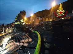 Bogliasco, incendio sul tetto di una casa cantoniera lungo l’Aurelia Bogliasco, incendio sul tetto di una casa cantoniera lungo l’Aurelia