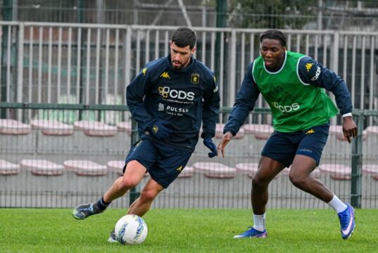 Il Grifone all’Olimpico contro la Lazio (venerdi, ore 20.45). Tra i rossoblù rientra Ostigaard.