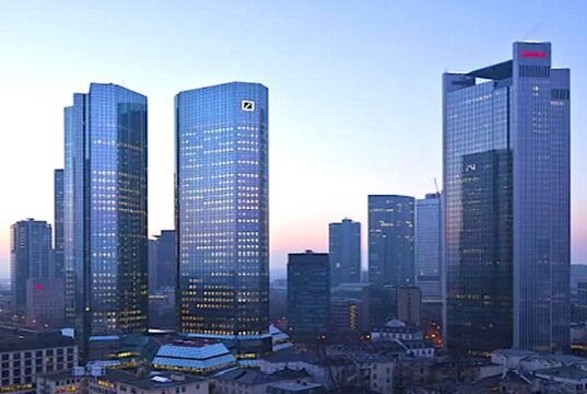 Perquisizioni in Deutsche Bank per sospetto riciclaggio Perquisizioni in Deutsche Bank per sospetto riciclaggio