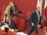Bagarre in Sala Rossa: Hannoun al posto di Kaabour. Salis e maggioranza abbandonano aula Bagarre in Sala Rossa: Hannoun al posto di Kaabour. Salis e maggioranza abbandonano aula