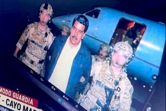 Venezuela, Maduro catturato dagli Stati Uniti: reazioni internazionali e incriminazioni a New York Venezuela, Maduro catturato dagli Stati Uniti: reazioni internazionali e incriminazioni a New York