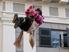 Befana 2026 a Genova, piazza Matteotti in festa tra musica e dolci per i bambini Befana 2026 a Genova, piazza Matteotti in festa tra musica e dolci per i bambini