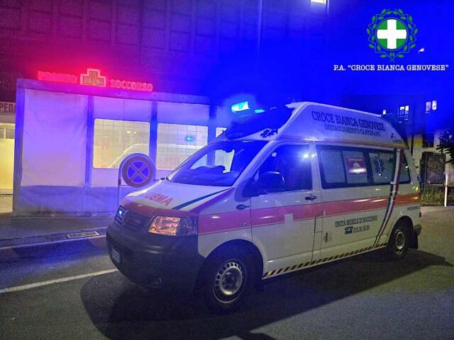 Aggressioni e rapine nella notte a Genova: doppio intervento della Croce Bianca tra centro e porto