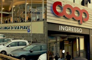 Con Salis i compagni si riprendono il Palasport: Coop al posto di Esselunga