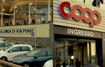 Con Salis i compagni si riprendono il Palasport: Coop al posto di Esselunga