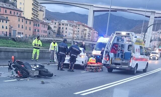 Brutto incidente in Lungobisagno Istria: centauro a terra