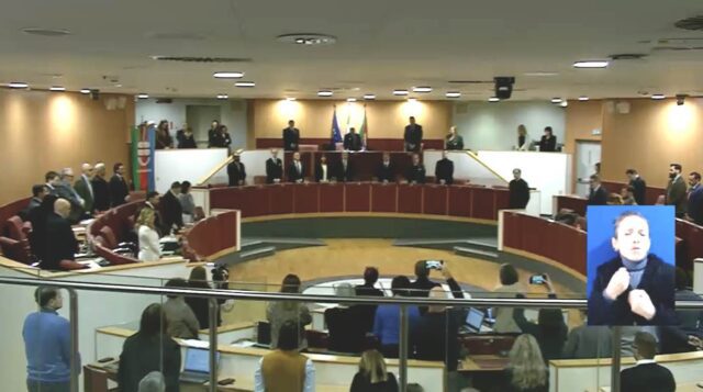 Consiglio regionale, silenzio in Aula per due vittime liguri