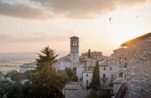 Accompagnatrici a Perugia: tra informazione, discrezione e contesto urbano Accompagnatrici a Perugia: tra informazione, discrezione e contesto urbano