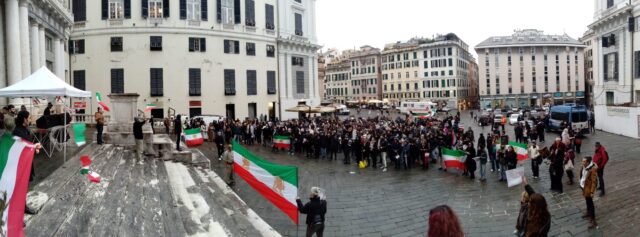 Iran, presidio a Genova in piazza Matteotti contro gli ayatollah Iran, presidio a Genova in piazza Matteotti contro gli ayatollah